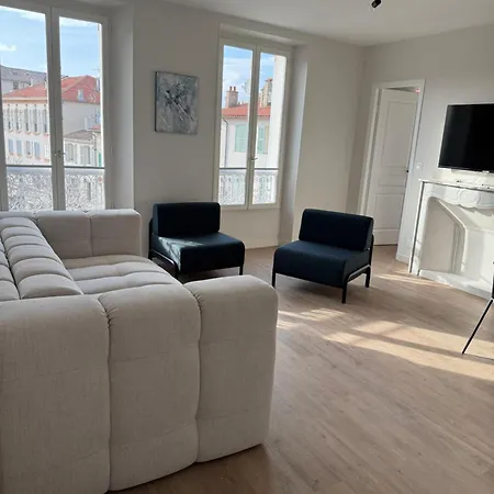 #201-heart Of Vieil - Place Nationale-high-end Newly Renovated & Furnished Apartment