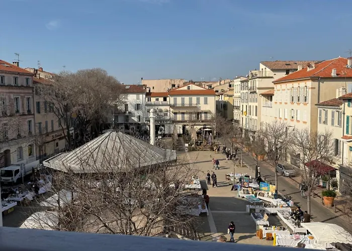 #201-heart Of Vieil - Place Nationale-high-end Newly Renovated & Furnished