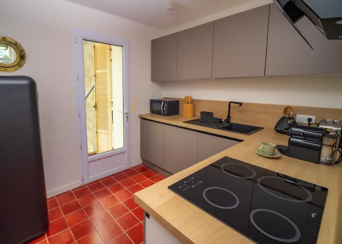 Апартаменти #201-heart Of Vieil - Place Nationale-high-end Newly Renovated & Furnished *